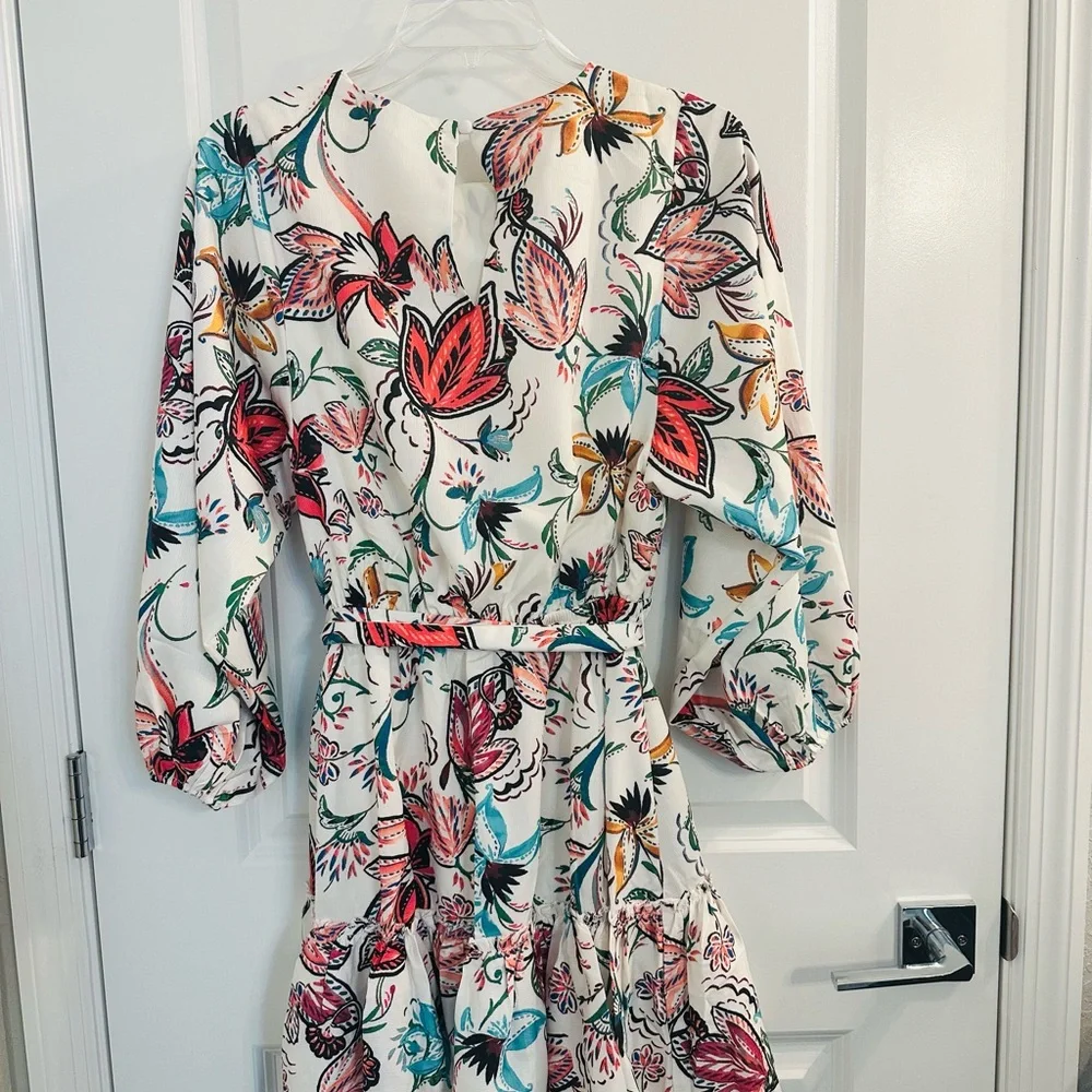 NWT Baltic Born white floral mini dress and ruffle hem w 3/4 puff sleeves - Picture 17 of 17